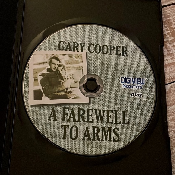 2 Classic DVDs 📀 $10 His Girl Friday & A Farewell to Arms - Picture 3 of 9